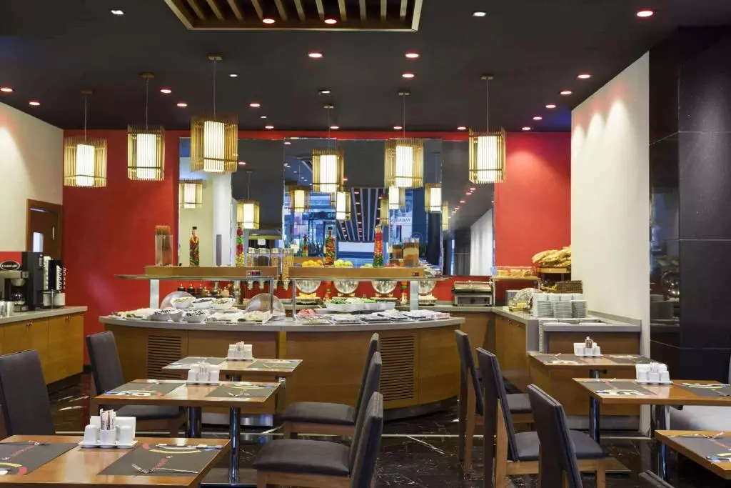 رستوران هتل رامادا انکور ازمیر